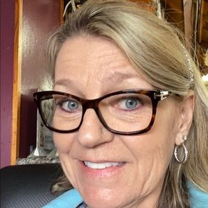 Meet your Posher, Linda